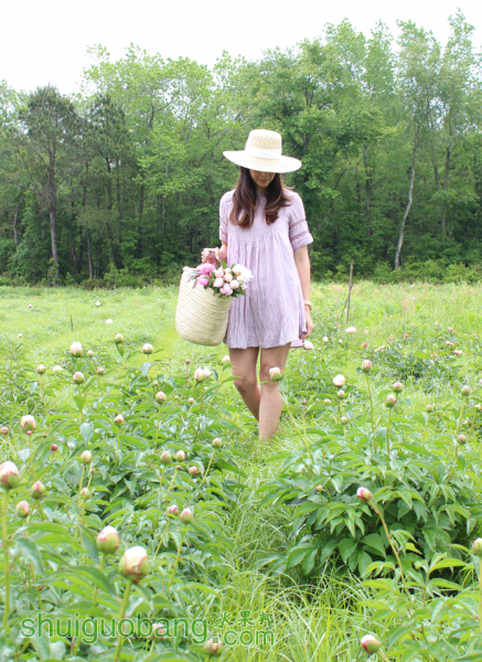 sara_frontfacing_peonyfarm0.png